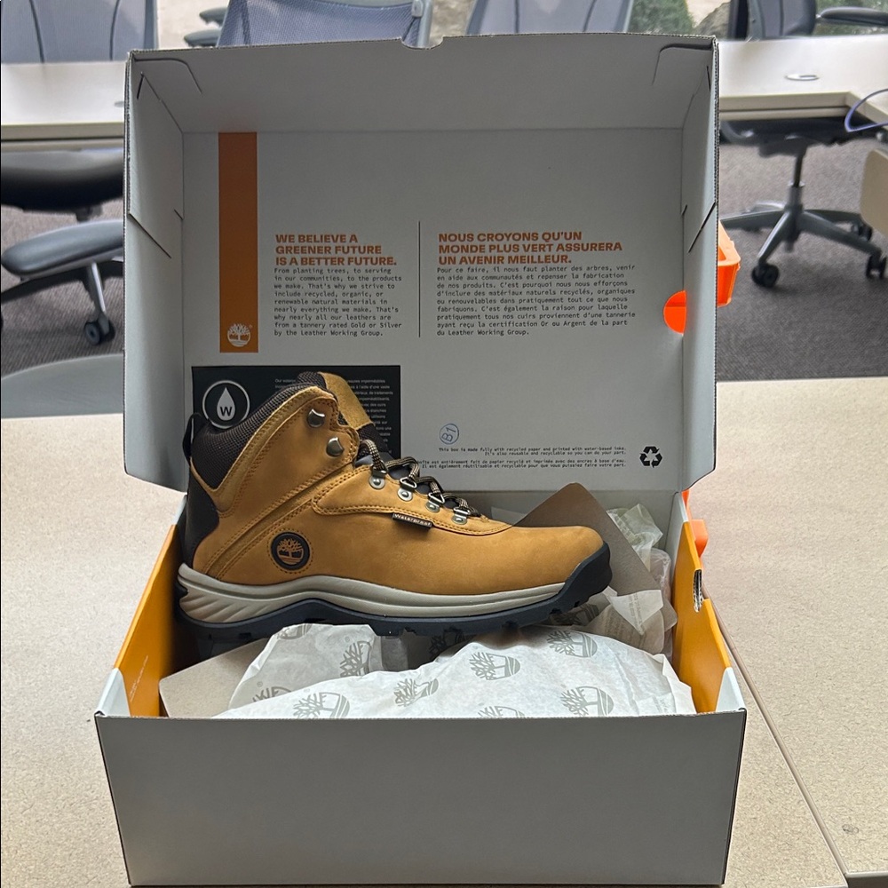 Timberland Men's Brown Leather Boots NWT size 9